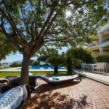 Luxury Allure Villa Dhafnes